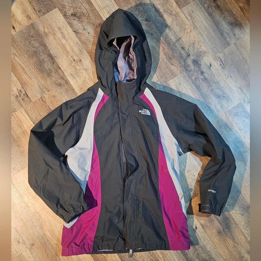 The NORTH FACE HyVent Waterpropf Jacket- Girls Size 14/16